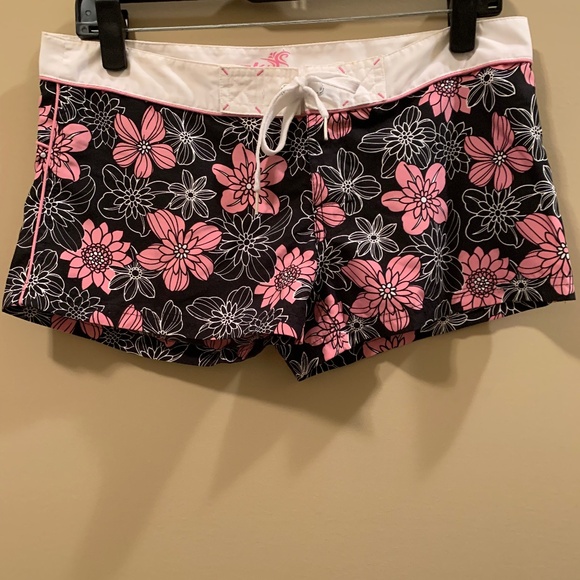 PINK SANDS VINTAGE LOW RISE SHORT SHORTS - SIZE SMALL - Picture 12 of 12
